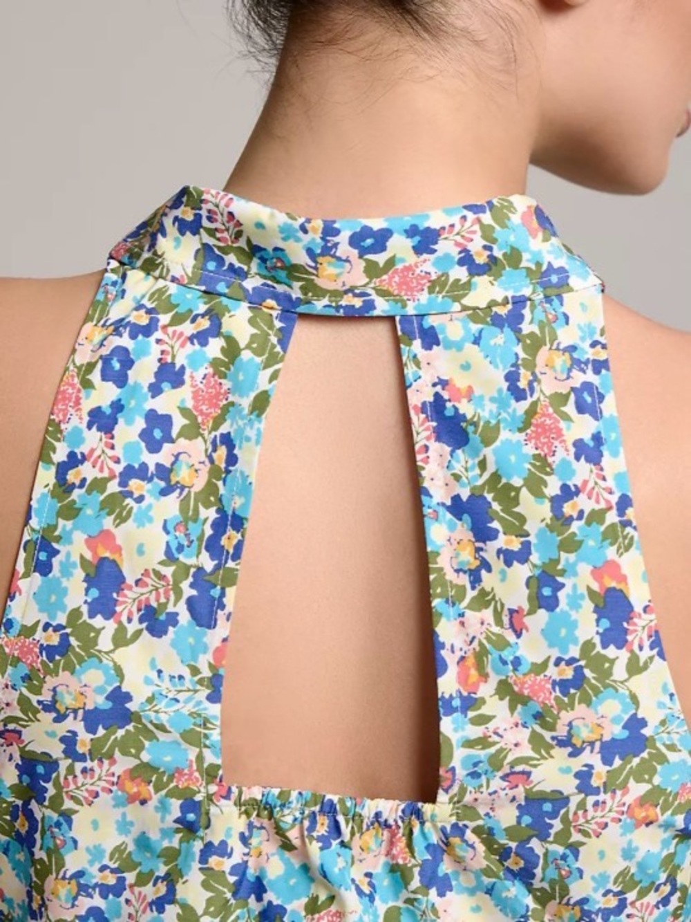 Gorge! Maeve by Anthropologie Tie Front Sleeveless Top Sz Medium Floral Blue - Picture 3 of 11